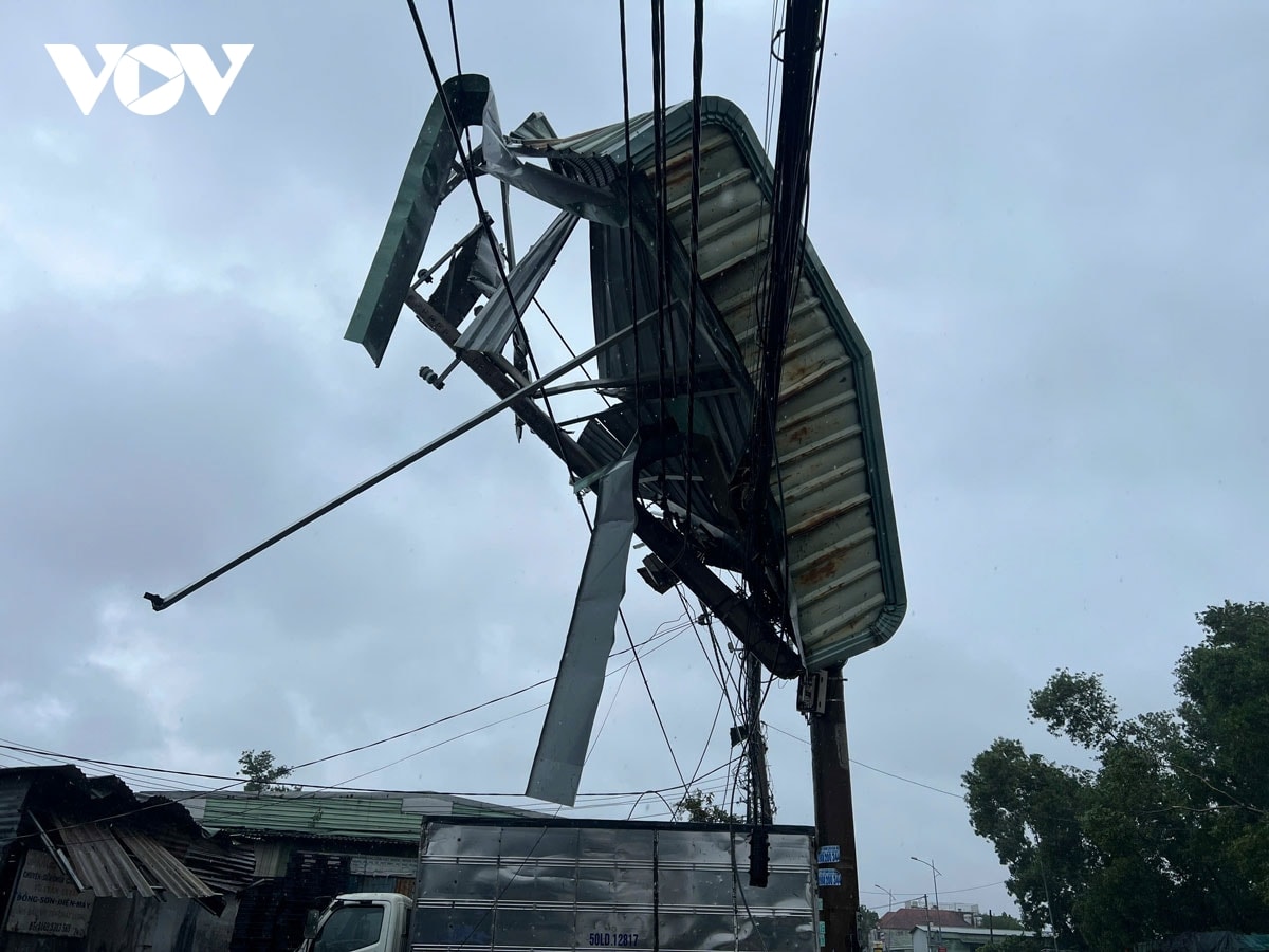 dong loc khien cay do la liet, nhieu can nha toc mai o tp.hcm hinh anh 2