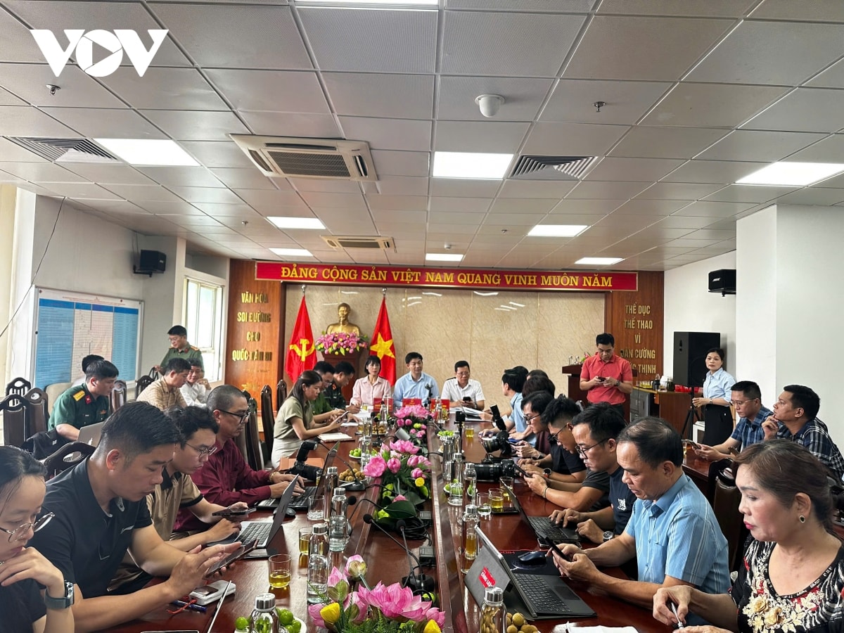 vu lat tau tren vinh ha long 35 nan nhan da duoc ban giao, tiep tuc tim kiem nguoi mat tich hinh anh 1