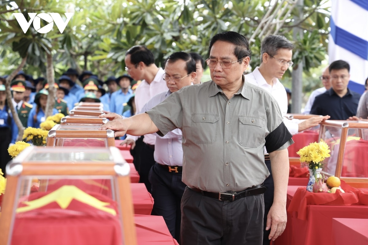 thủ tướng làm hết sức mình để không một liệt sĩ nào bị lãng quên hình ảnh 1 thu tuong lam het suc minh de khong mot liet si nao bi lang quen hinh anh 1