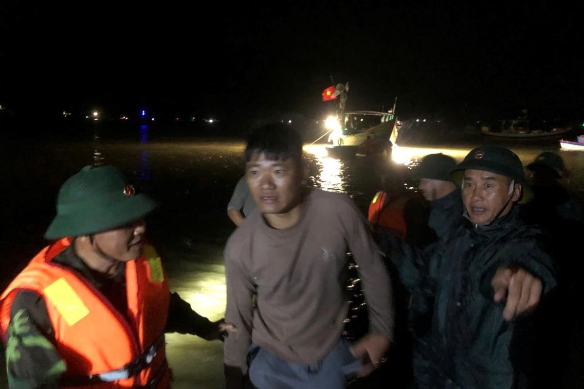 khen thưởng lực lượng cứu nạn tàu vịnh xanh 58 và tàu du lịch nguyễn ngọc hình ảnh 1 khen thuong luc luong cuu nan tau vinh xanh 58 va tau du lich nguyen ngoc hinh anh 1