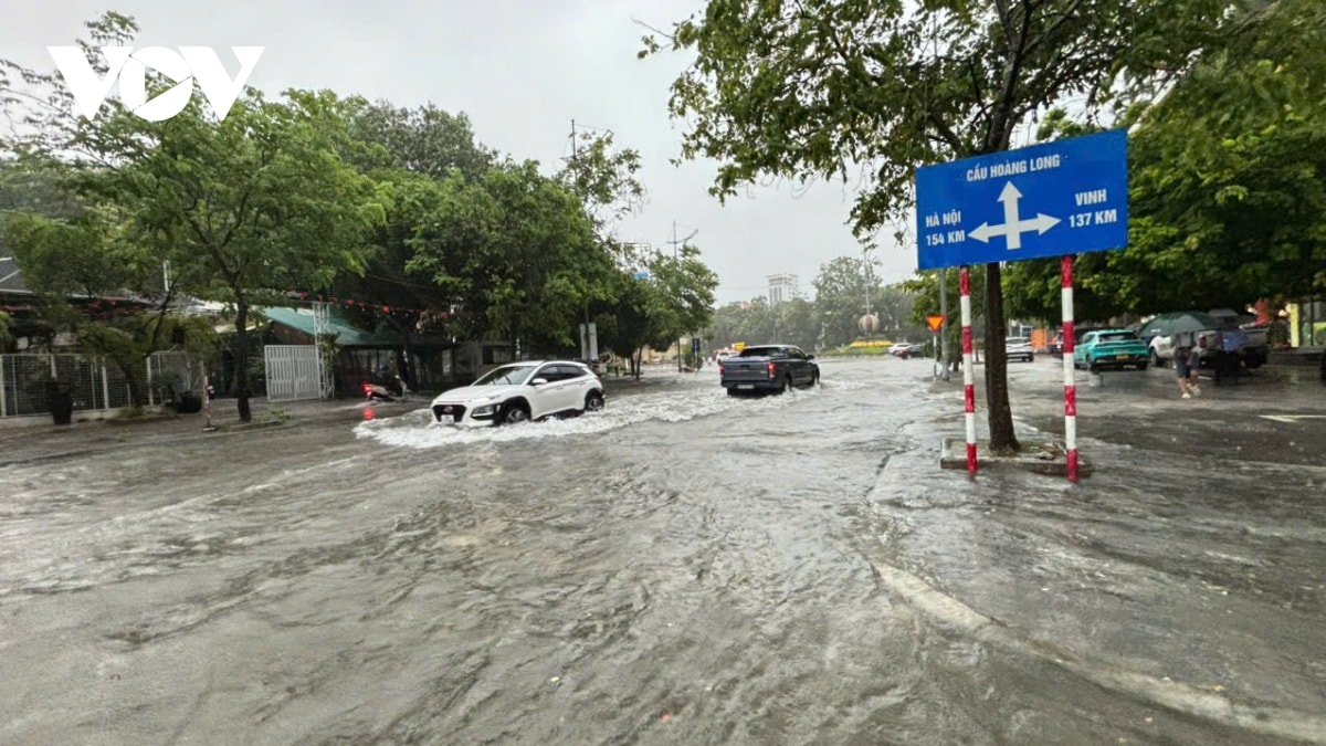trực tiếp bão số 3 bắt đầu ảnh hưởng tới đất liền, mưa lớn, gió giật mạnh hình ảnh 1 truc tiep bao so 3 bat dau anh huong toi dat lien, mua lon, gio giat manh hinh anh 1