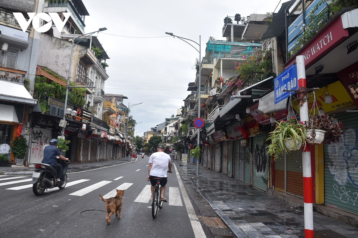 ha noi sang ngay bao ve nguoi dan pho co hoan kiem linh hoat thich ung hinh anh 7