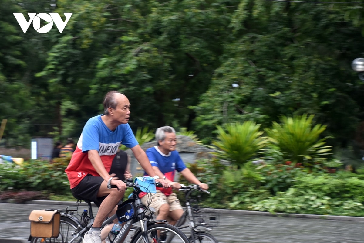 ha noi sang ngay bao ve nguoi dan pho co hoan kiem linh hoat thich ung hinh anh 5