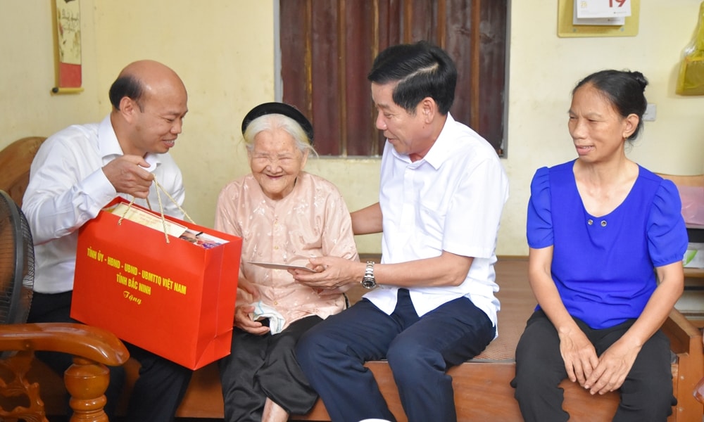 nhiều hoạt động tri ân người có công, các gia đình chính sách hình ảnh 3 nhieu hoat dong tri an nguoi co cong, cac gia dinh chinh sach hinh anh 3