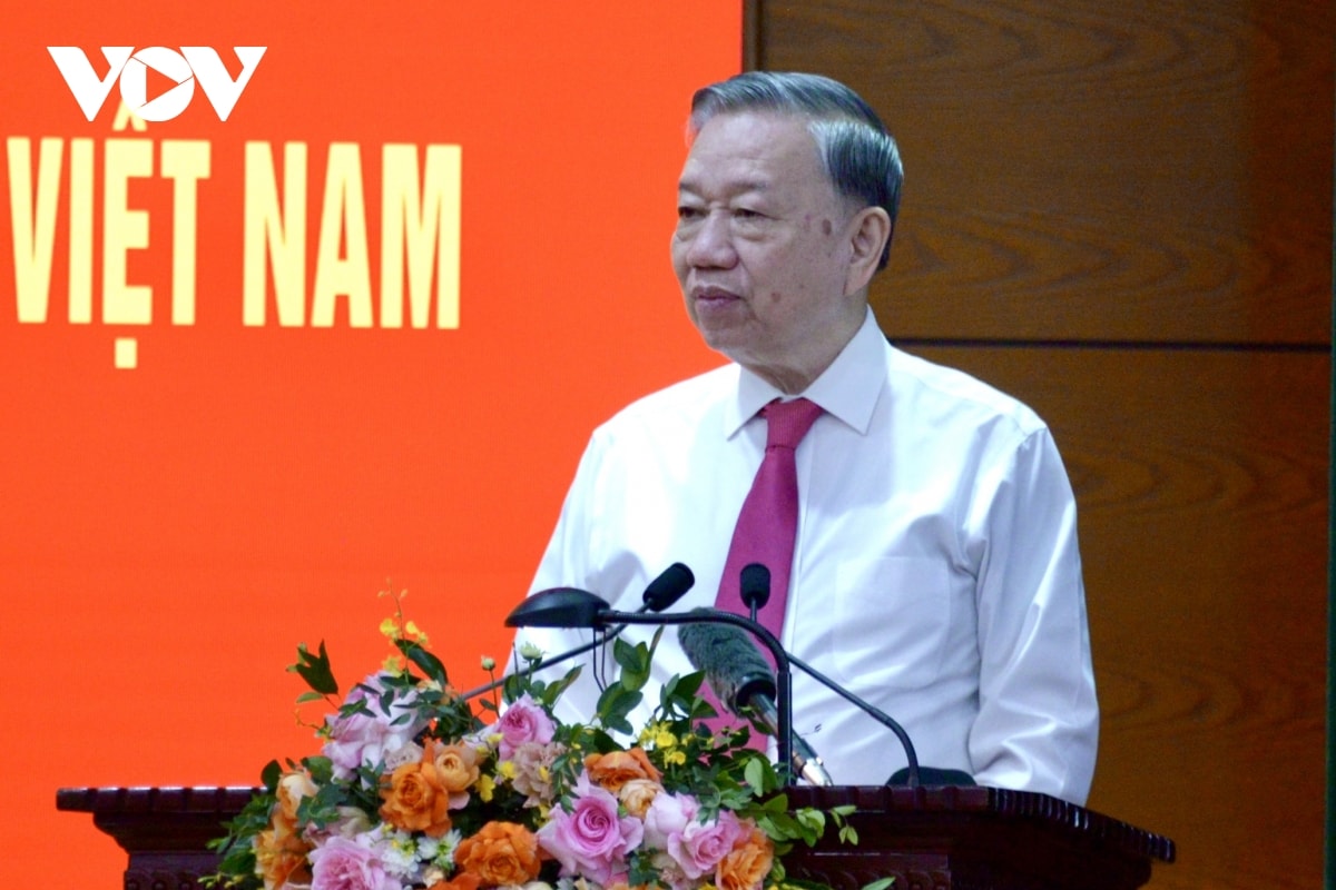 tổng bí thư giữ vững trận địa tư tưởng của Đảng trong quân đội hình ảnh 2 tong bi thu giu vung tran dia tu tuong cua Dang trong quan doi hinh anh 2