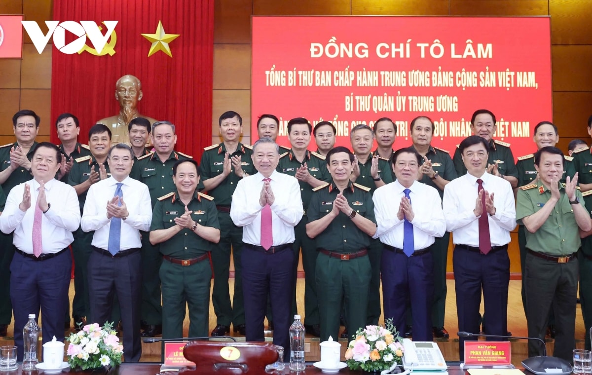 tổng bí thư giữ vững trận địa tư tưởng của Đảng trong quân đội hình ảnh 3 tong bi thu giu vung tran dia tu tuong cua Dang trong quan doi hinh anh 3