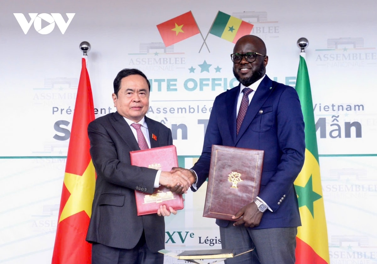 chu tich quoc hoi viet nam - senegal ky thoa thuan hop tac hinh anh 2