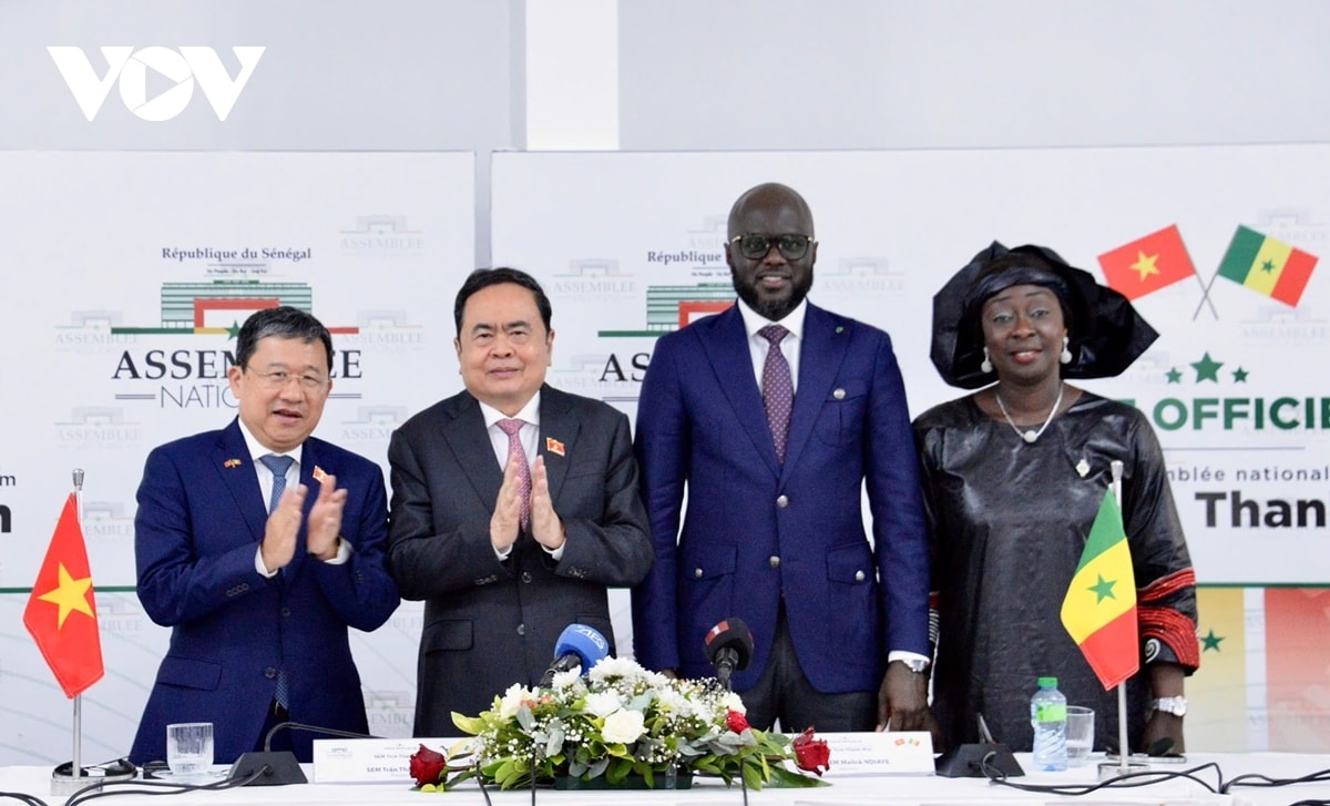 chu tich quoc hoi viet nam - senegal ky thoa thuan hop tac hinh anh 4