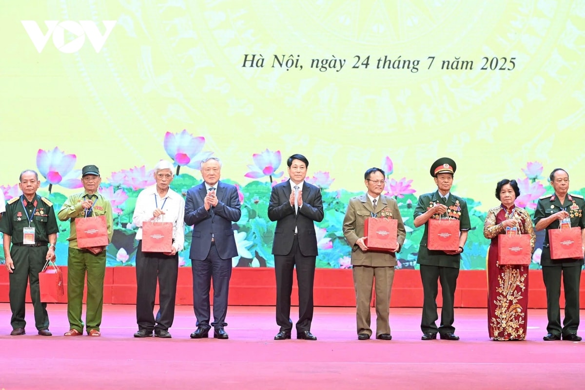 tong bi thu to lam nguoi co cong la bieu tuong thieng lieng cua long yeu nuoc hinh anh 3