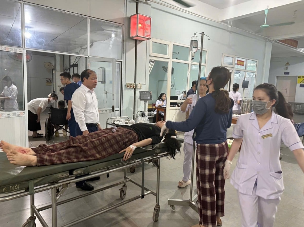 tai nạn xe khách tại hà tĩnh, 9 người chết, 16 người bị thương hình ảnh 2 tai nan xe khach tai ha tinh, 9 nguoi chet, 16 nguoi bi thuong hinh anh 2