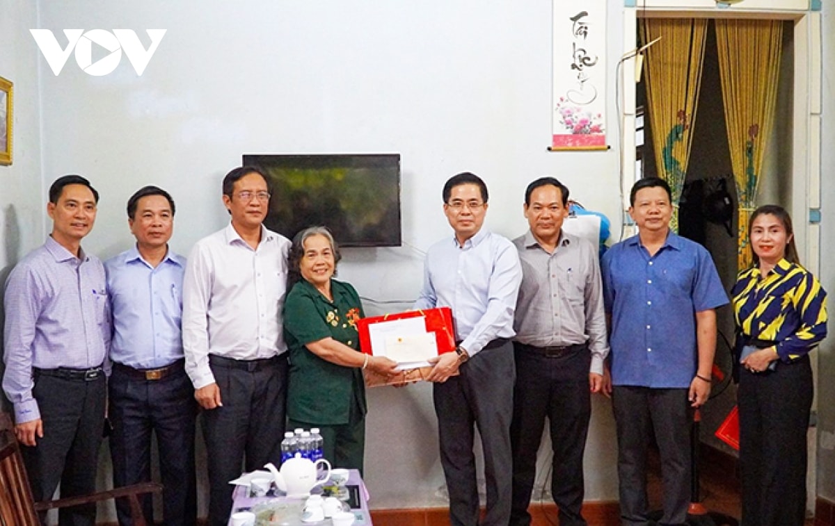 các địa phương thăm hỏi người có công, gia đình chính sách nhân dịp kỷ niệm 27 7 hình ảnh 7 cac dia phuong tham hoi nguoi co cong, gia dinh chinh sach nhan dip ky niem 27 7 hinh anh 7