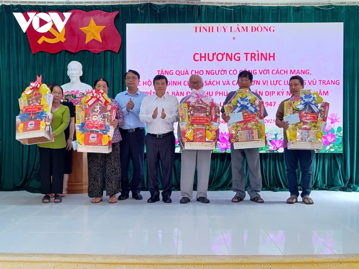 các địa phương thăm hỏi người có công, gia đình chính sách nhân dịp kỷ niệm 27 7 hình ảnh 2 cac dia phuong tham hoi nguoi co cong, gia dinh chinh sach nhan dip ky niem 27 7 hinh anh 2