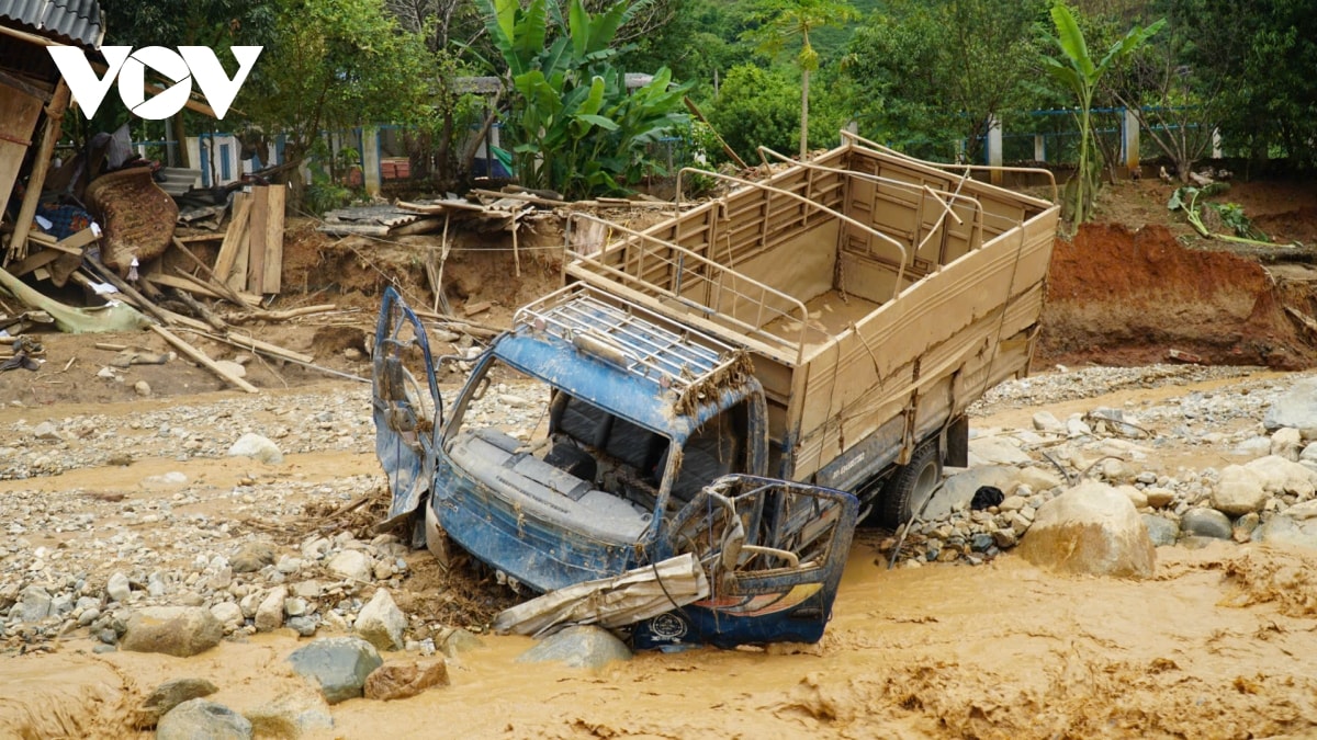 khẩn trương tìm kiếm người mất tích và khắc phục hậu quả lũ quét ở sơn la hình ảnh 2 khan truong tim kiem nguoi mat tich va khac phuc hau qua lu quet o son la hinh anh 2
