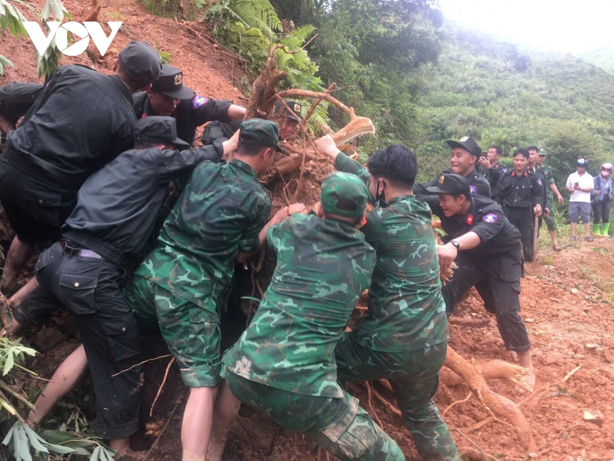 quan - dan chung tay noi ron lu son la hinh anh 8