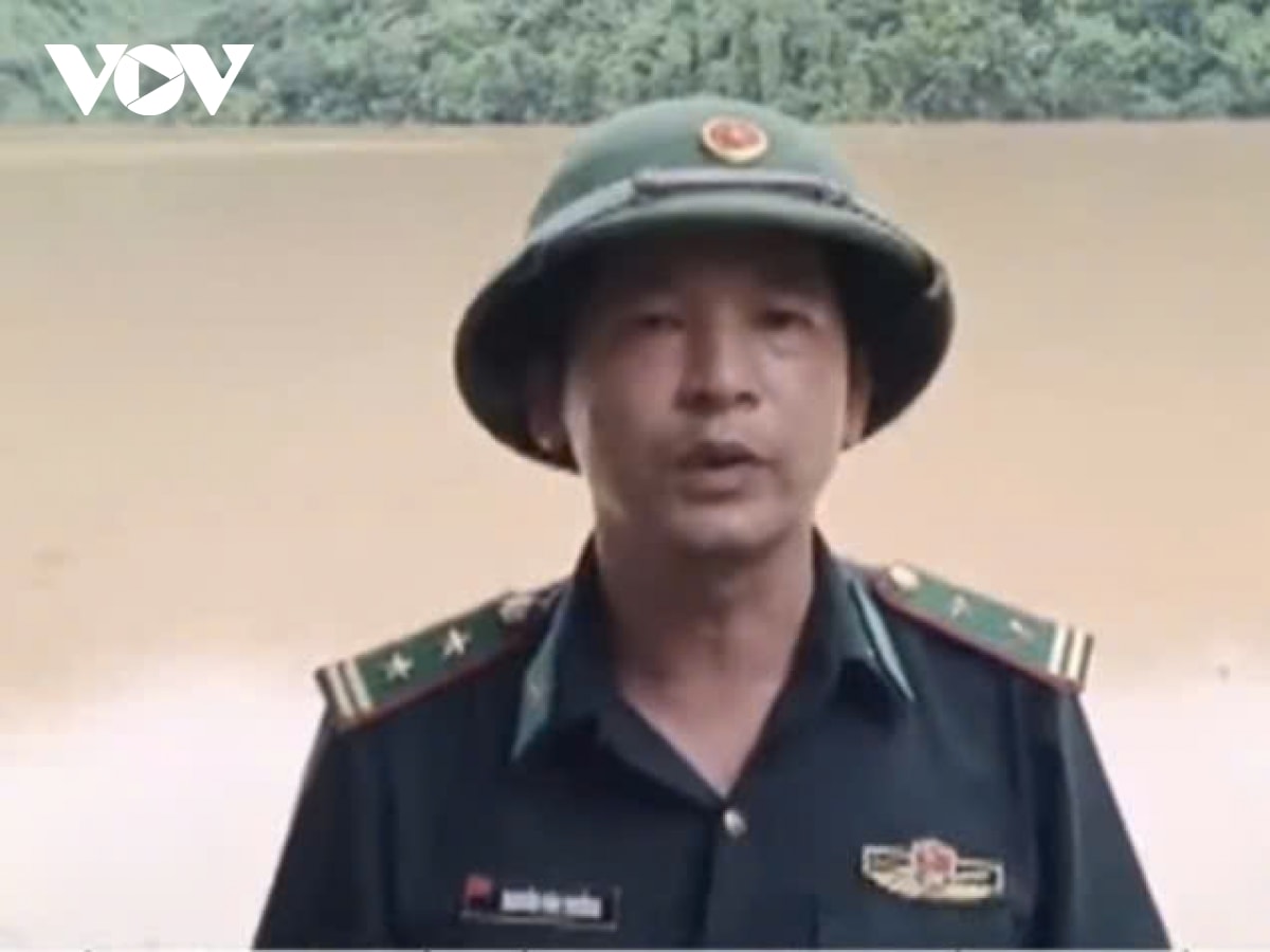 nghệ an khẩn trương tiếp cận những bản làng cuối cùng bị cô lập hình ảnh 2 nghe an khan truong tiep can nhung ban lang cuoi cung bi co lap hinh anh 2