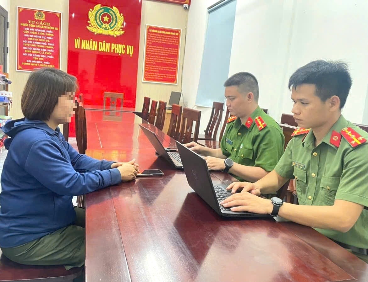 T.H.H.S. bị công an triệu tập để làm rõ hành vi phát trực tiếp trên Facebook cá nhân thông tin vỡ đập thủy điện.
