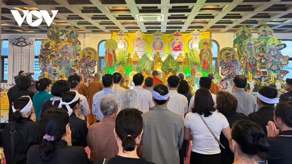 cầu siêu tưởng niệm 39 nạn nhân vụ lật thuyền vịnh xanh 58 trên vịnh hạ long hình ảnh 2 cau sieu tuong niem 39 nan nhan vu lat thuyen vinh xanh 58 tren vinh ha long hinh anh 2
