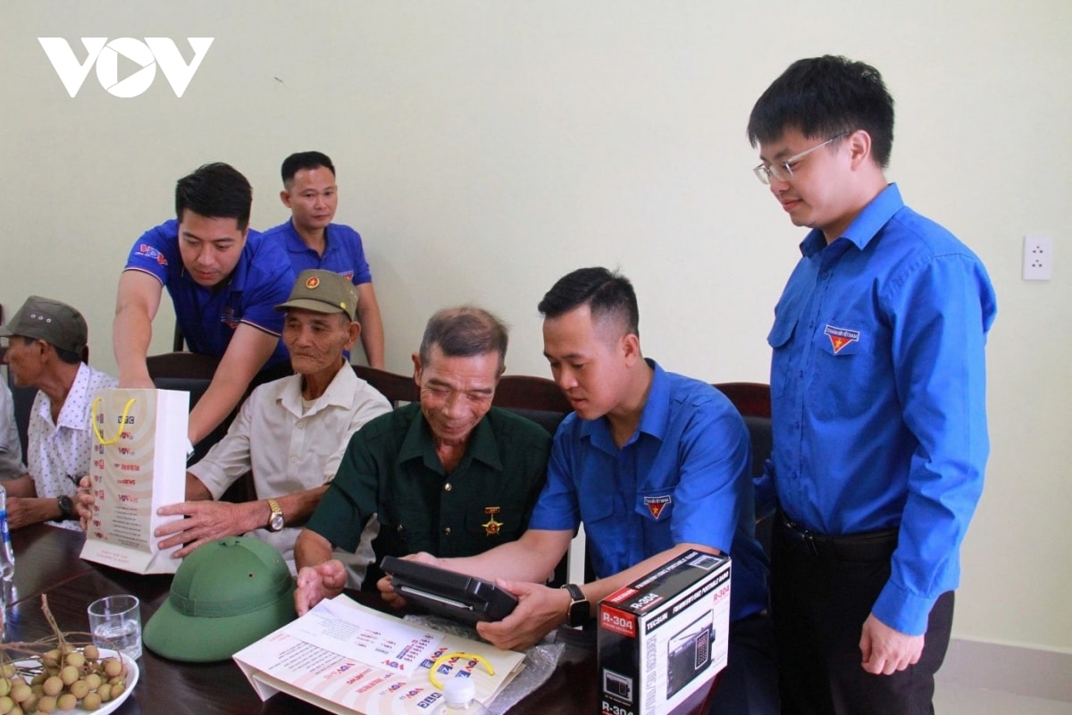 tuoi tre Dai tieng noi viet nam tri an cac thuong binh, liet si hinh anh 1