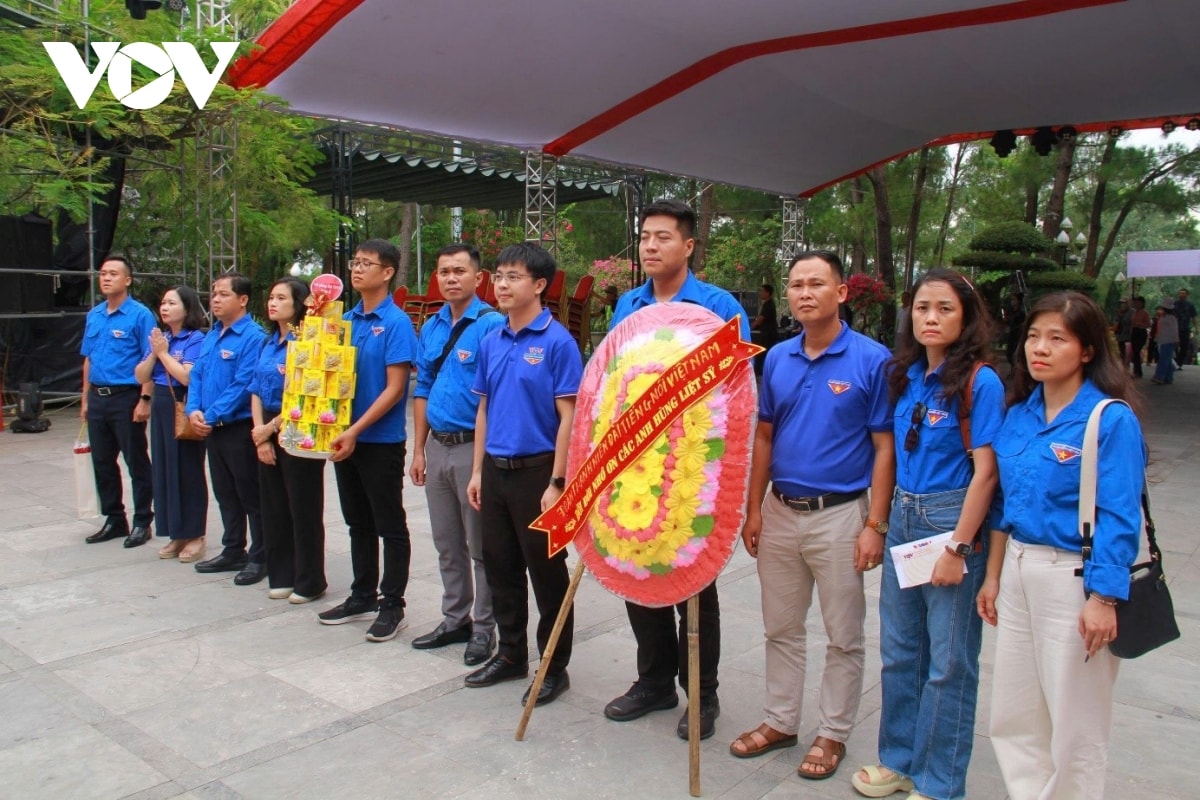 tuoi tre Dai tieng noi viet nam tri an cac thuong binh, liet si hinh anh 2