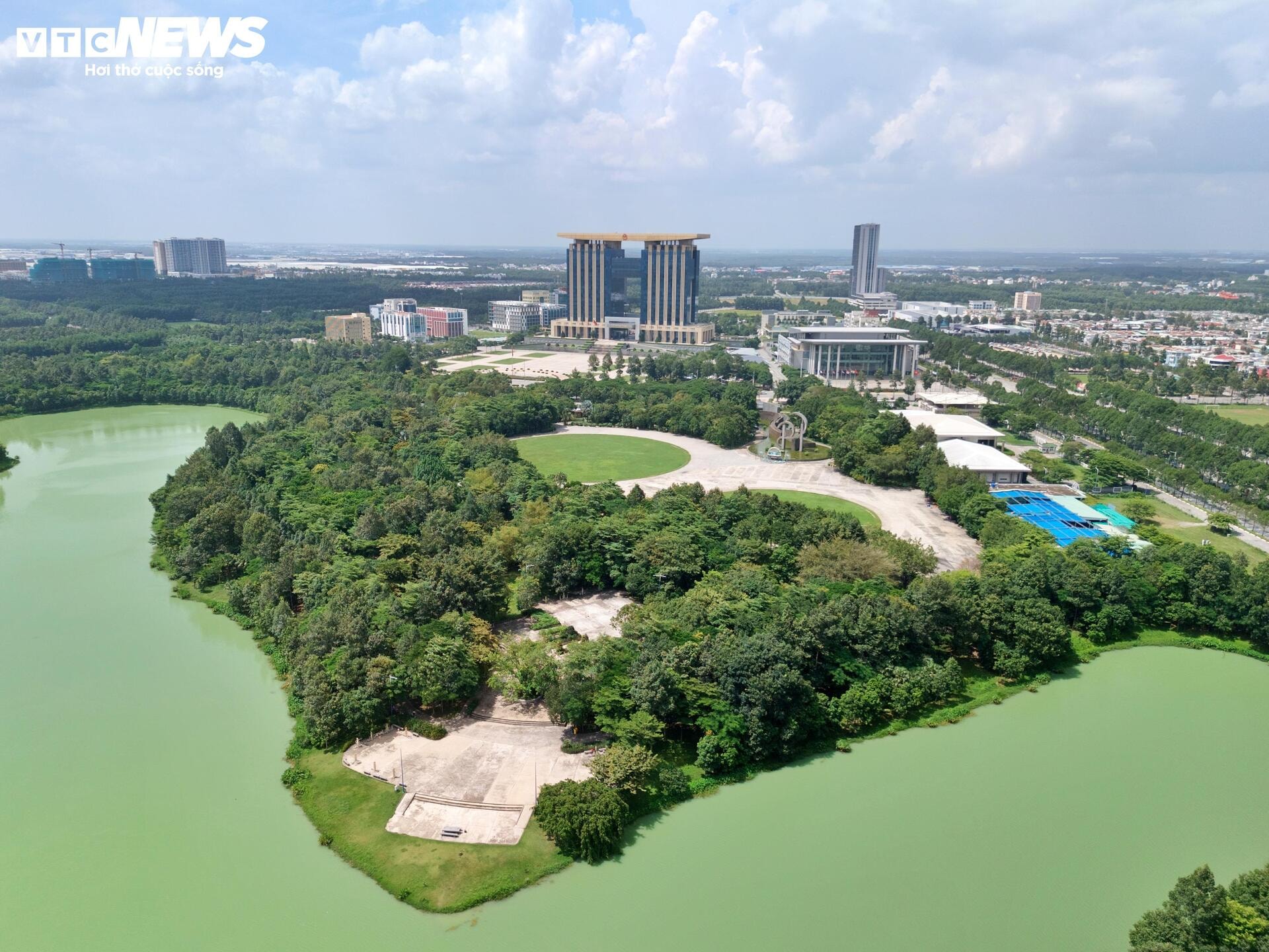 Cận cảnh 'siêu' phường có nhiều khu công nghiệp nhất cả nước - 9