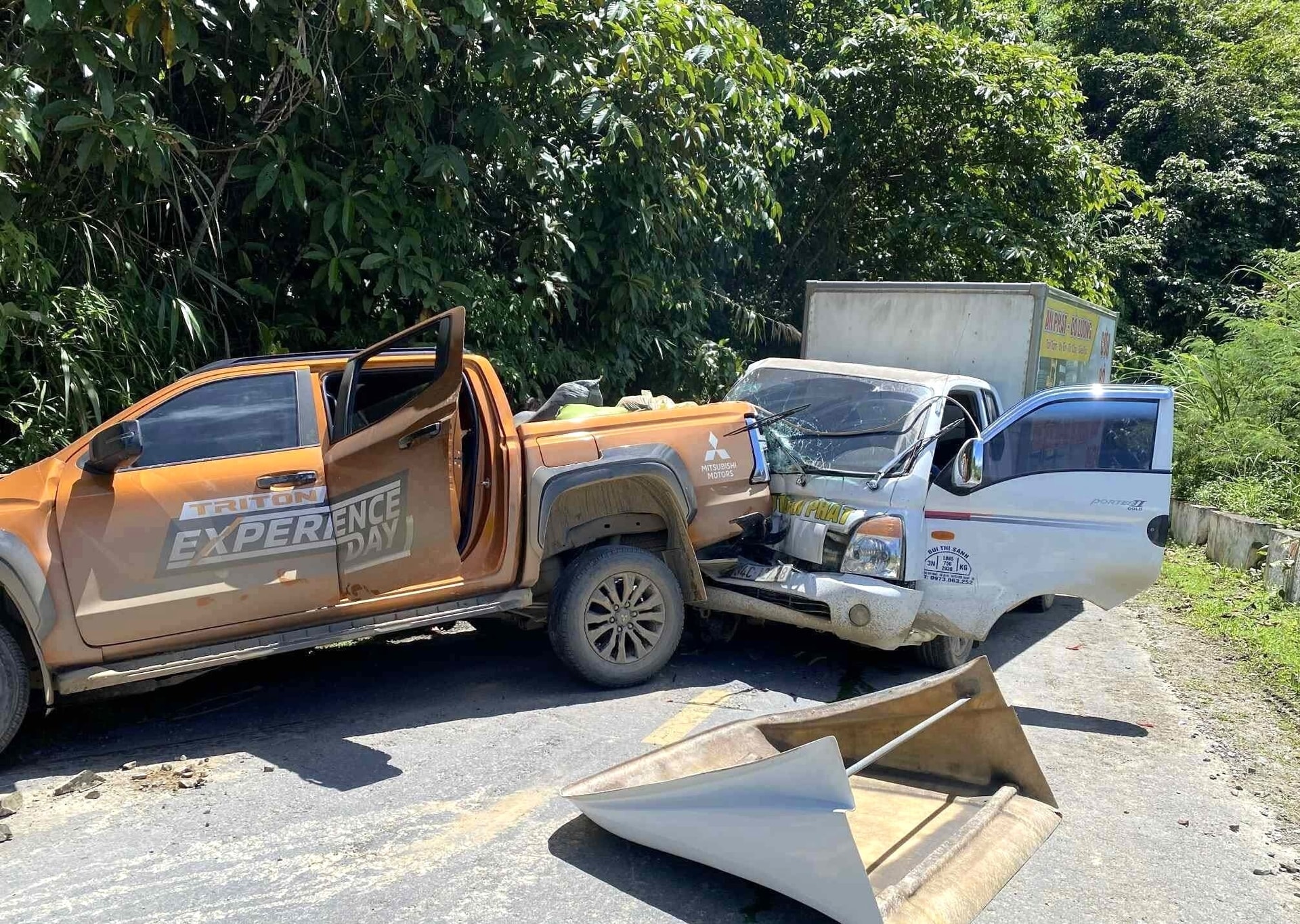 Hiện trường vụ tai nạn liên hoàn