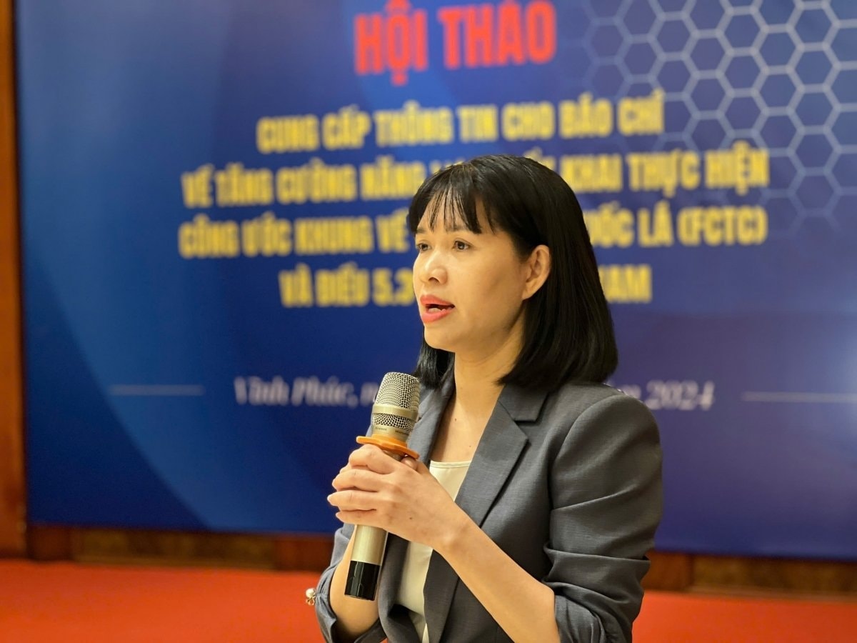 thuoc la dien tu phat ca nguoi hut lan nguoi khong ngan can hinh anh 3