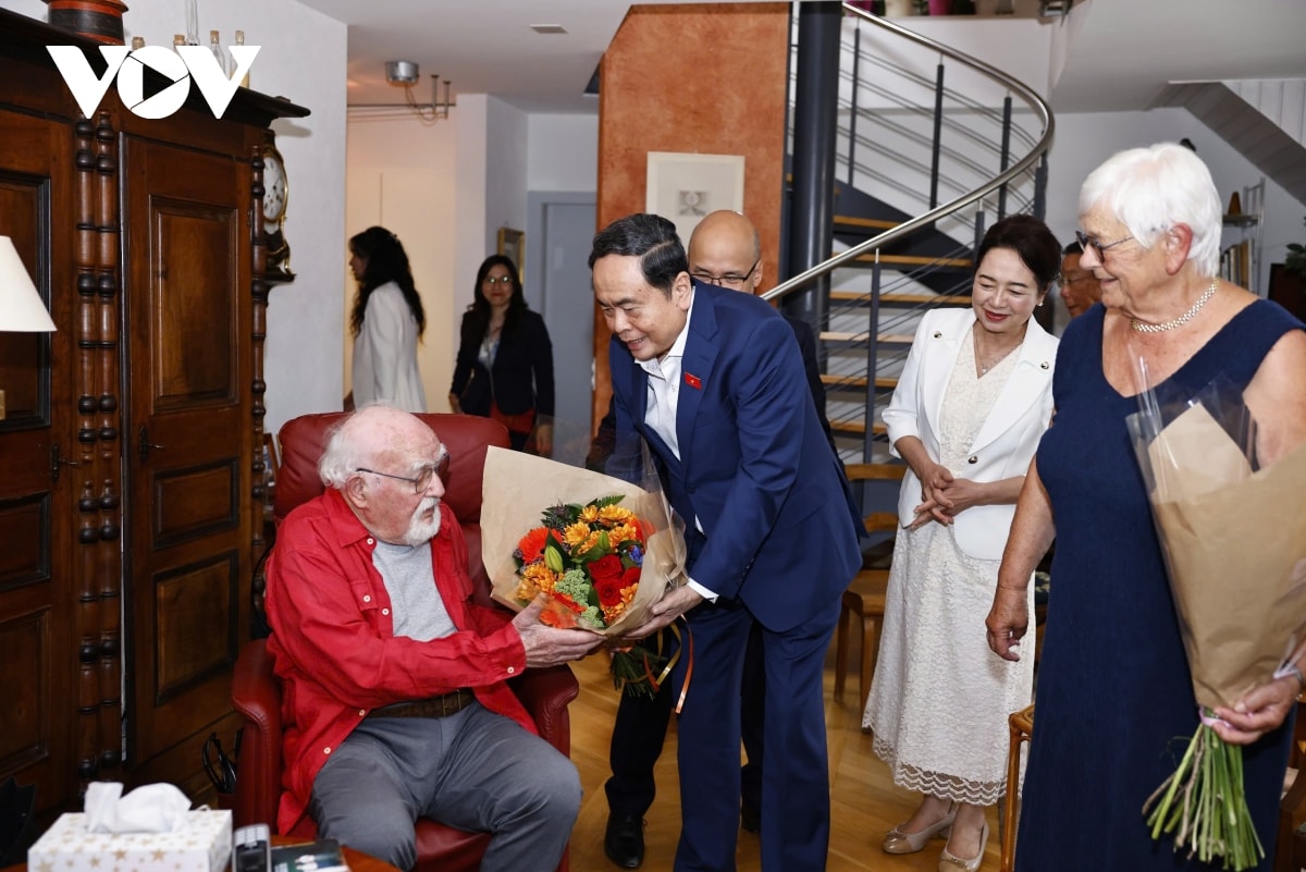 chủ tịch quốc hội trần thanh mẫn thăm người bạn có nhiều đóng góp cho tp. cần thơ hình ảnh 2 chu tich quoc hoi tran thanh man tham nguoi ban co nhieu dong gop cho tp. can tho hinh anh 2