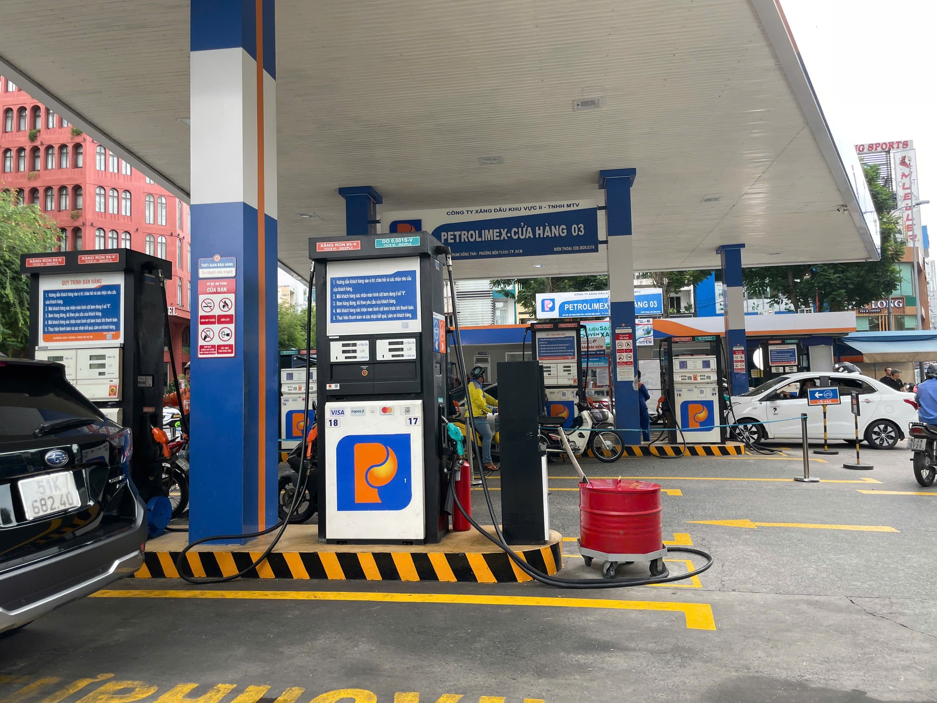 Xăng sinh học E5 gần như mất hút tại các cửa hàng xăng dầu hiện nay.
