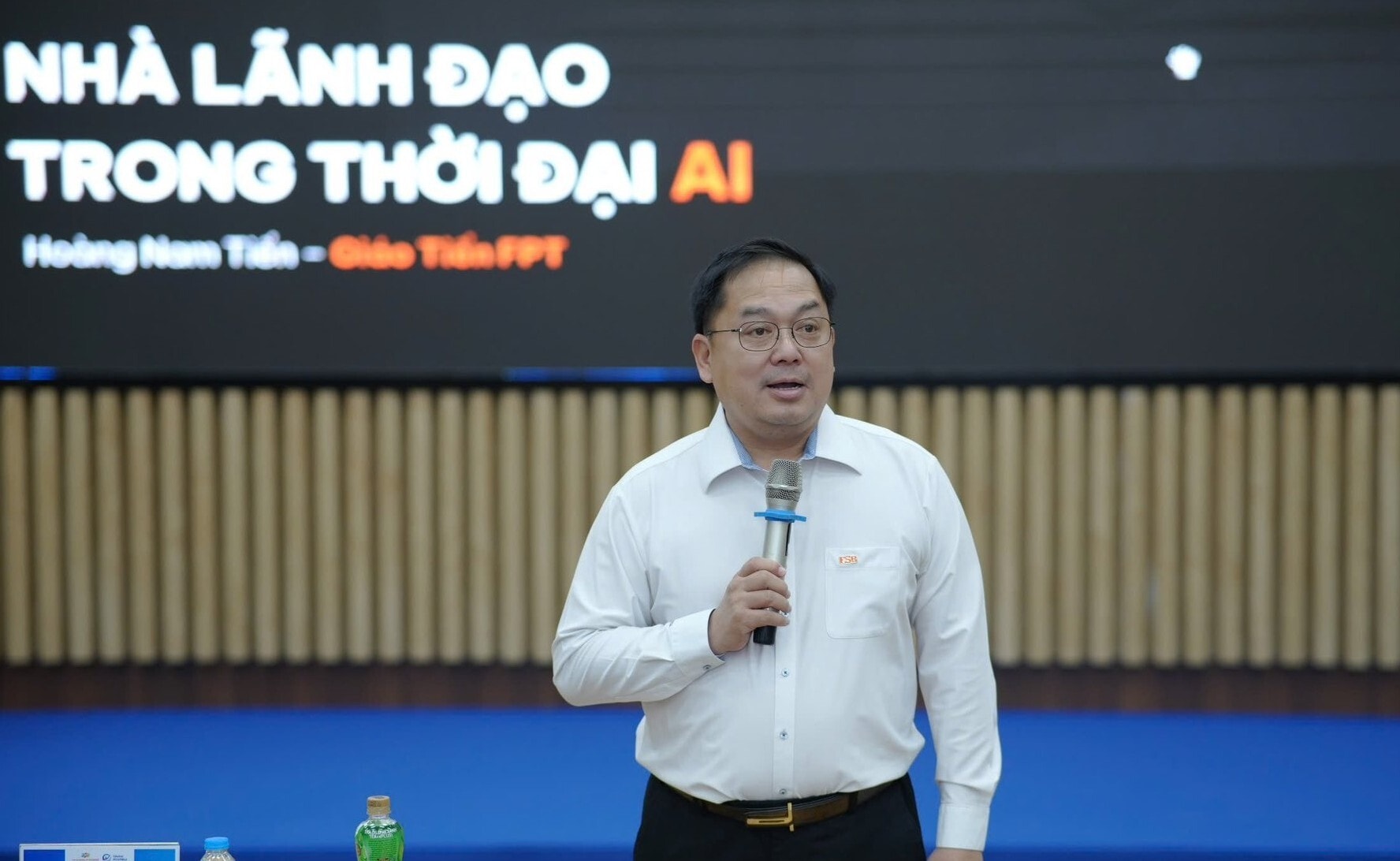 Ông Hoàng Nam Tiến có nhiều phát ngôn ấn tượng truyền cảm hứng về AI. (Ảnh: FB cá nhân)