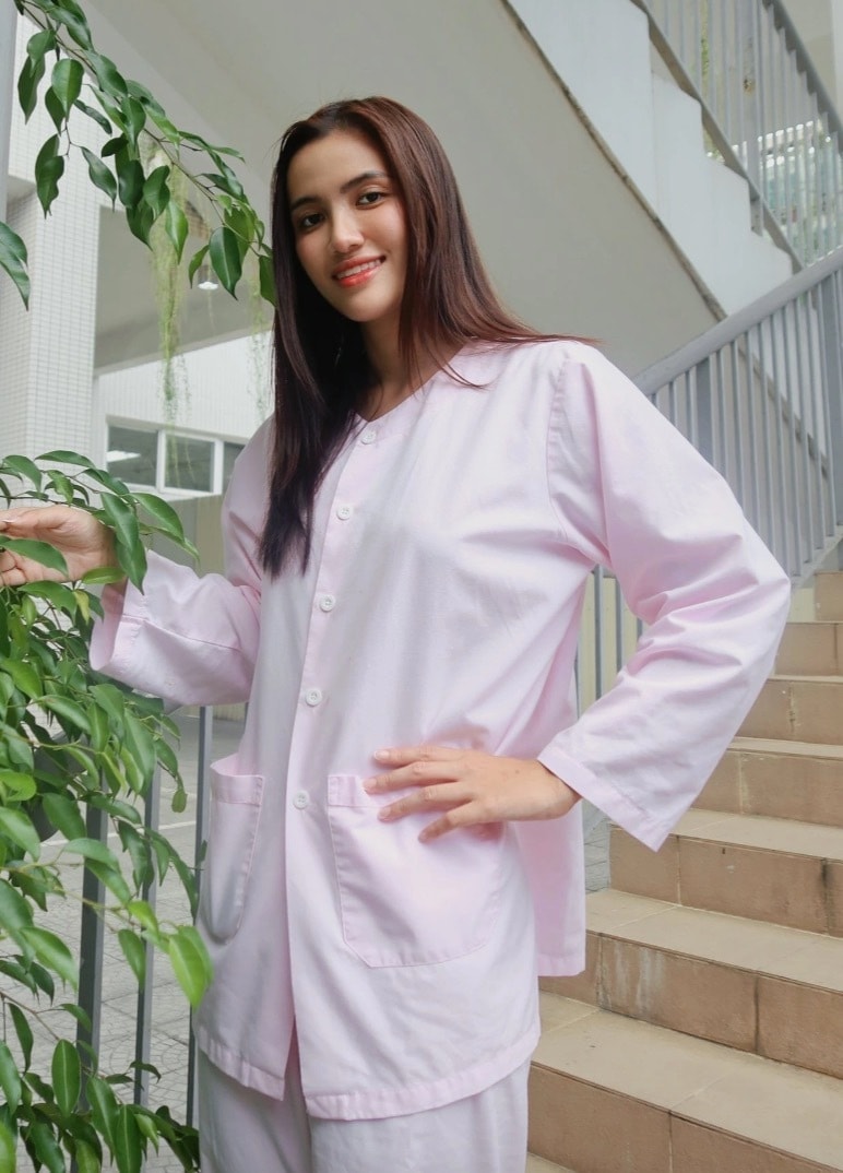 Minh Nhàn lạc quan điều trị sau ca phẫu thuật.