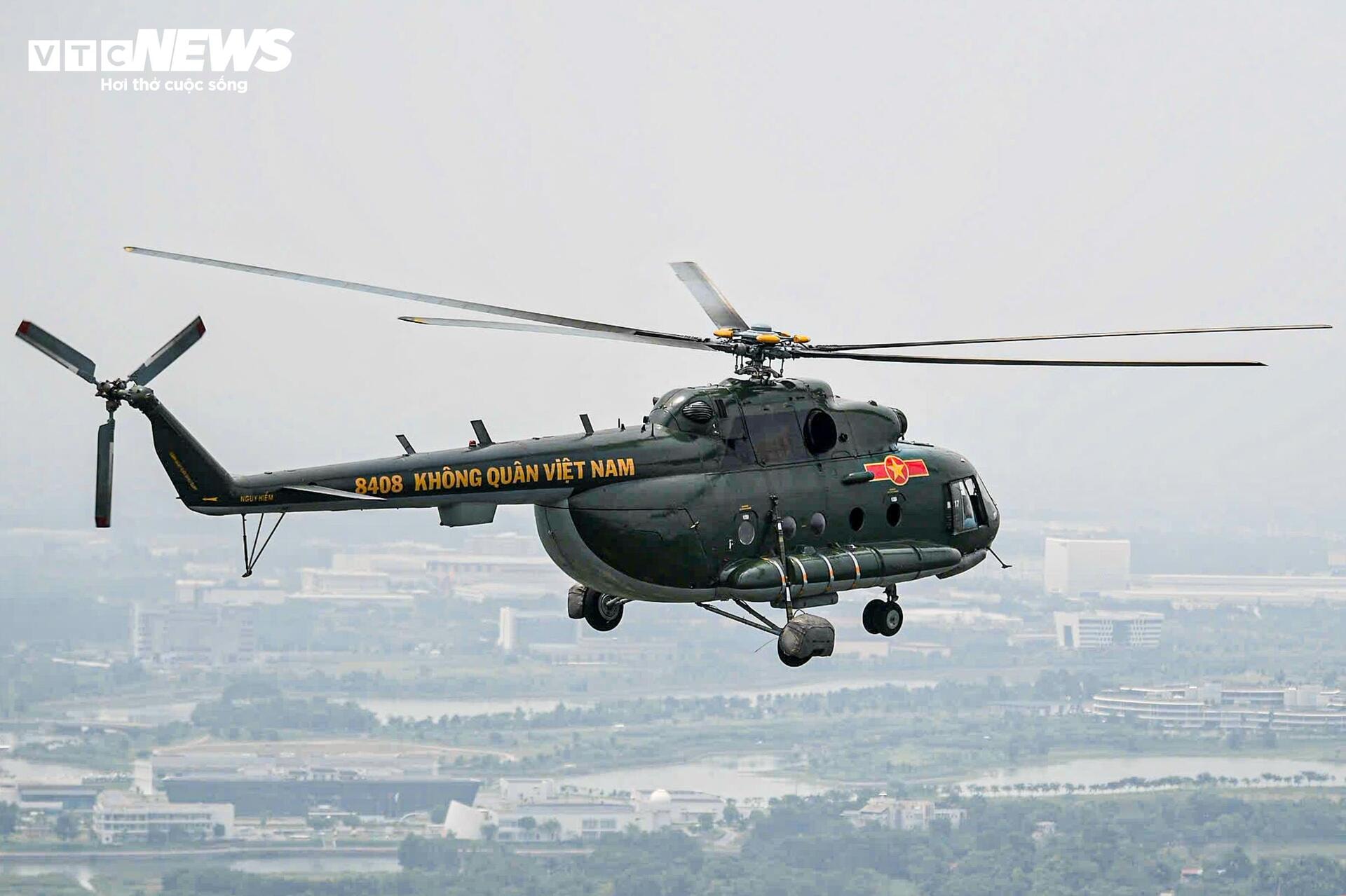 Phi đội trực thăng Mi-8, Mi-17 rèn đội hình trên không, sẵn sàng cho đại lễ 2/9 - 9