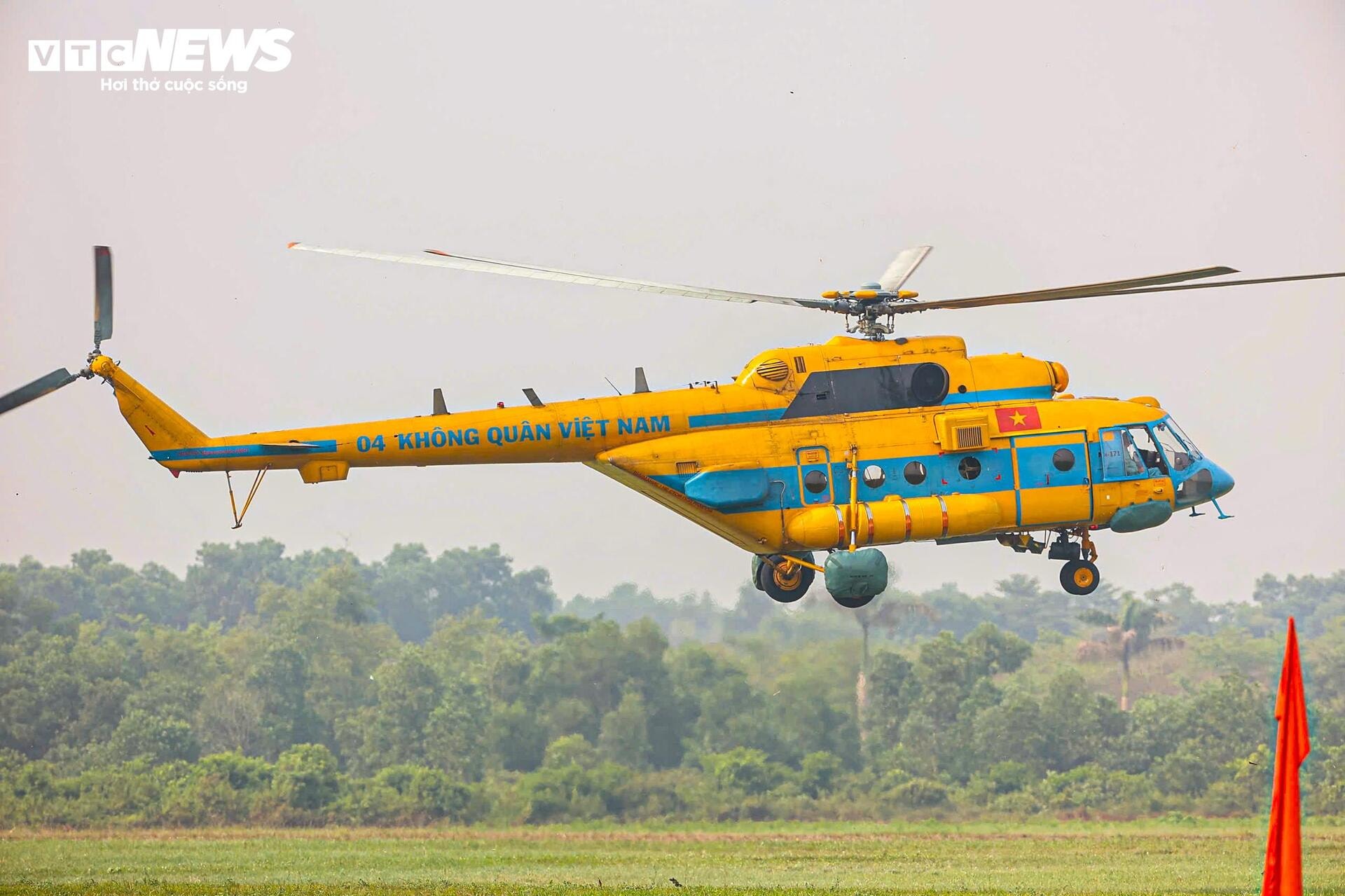 Phi đội trực thăng Mi-8, Mi-17 rèn đội hình trên không, sẵn sàng cho đại lễ 2/9 - 7