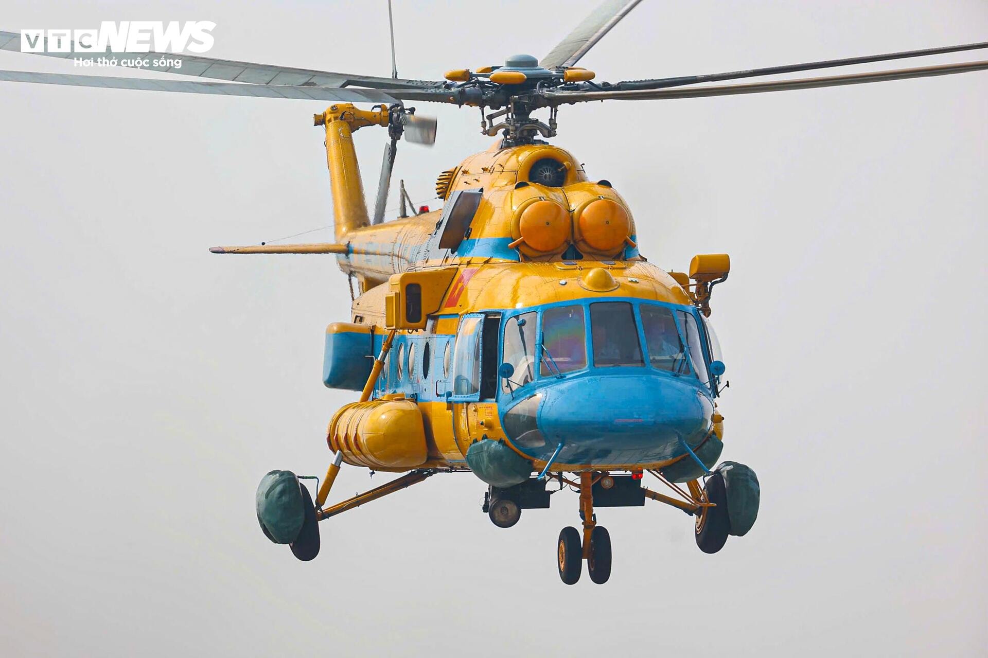 Phi đội trực thăng Mi-8, Mi-17 rèn đội hình trên không, sẵn sàng cho đại lễ 2/9 - 5