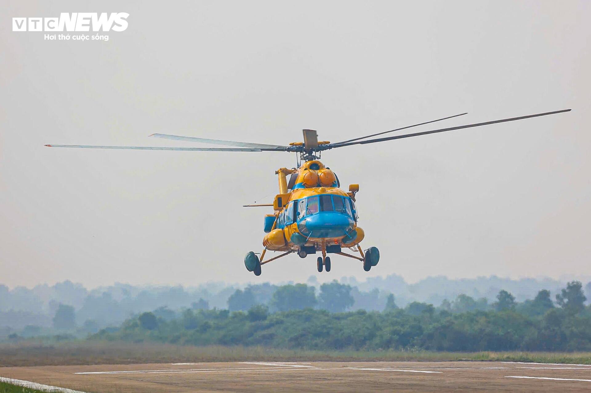 Phi đội trực thăng Mi-8, Mi-17 rèn đội hình trên không, sẵn sàng cho đại lễ 2/9 - 10