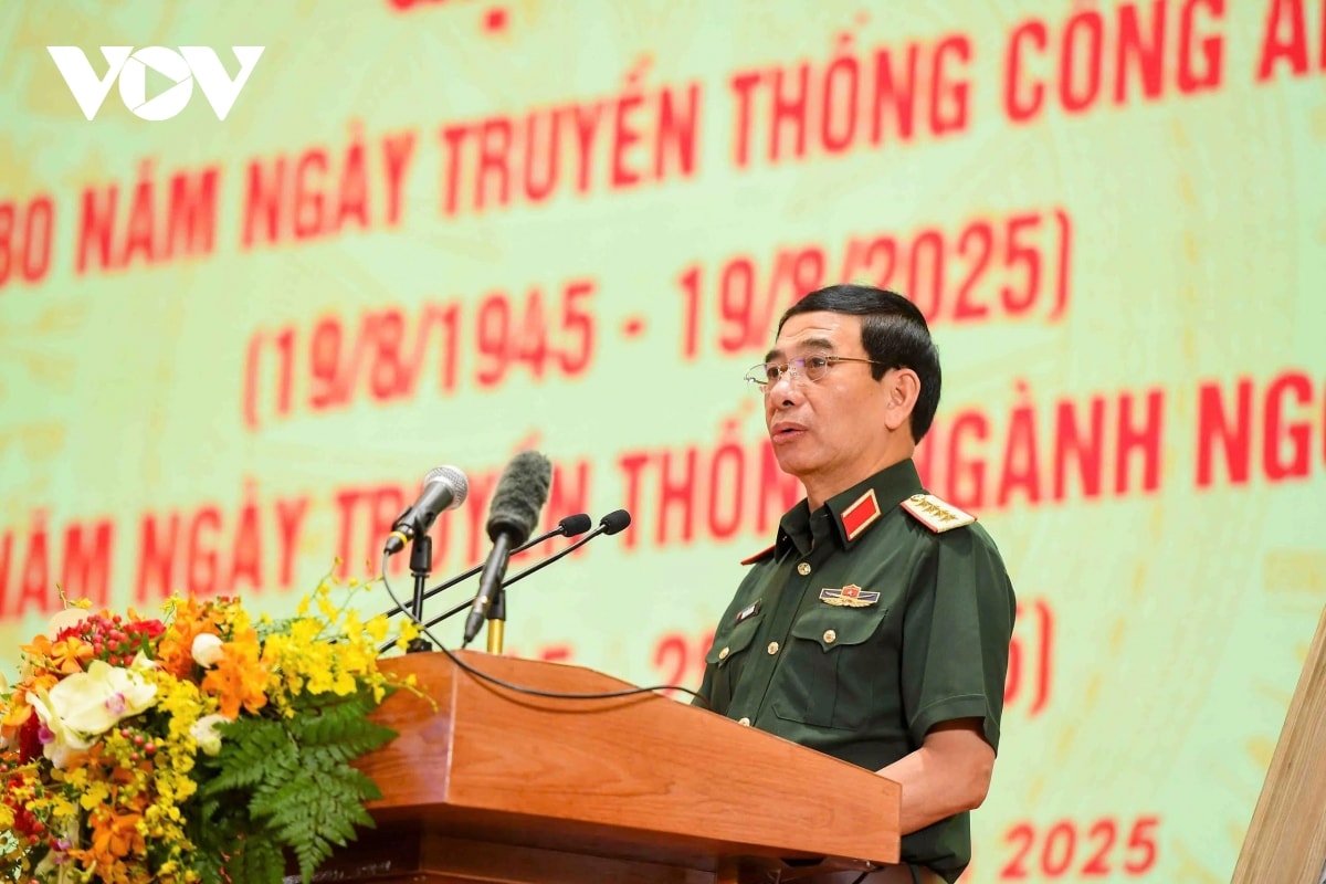 tổng bí thư dự buổi gặp mặt 80 năm ngày truyền thống cand và ngành ngoại giao hình ảnh 2 tong bi thu du buoi gap mat 80 nam ngay truyen thong cand va nganh ngoai giao hinh anh 2