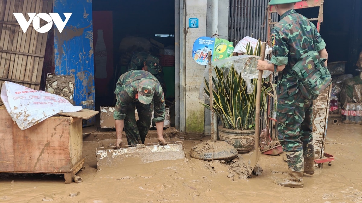 cac luc luong ra quan giup dan khac phuc hau qua sau lu o son la hinh anh 7