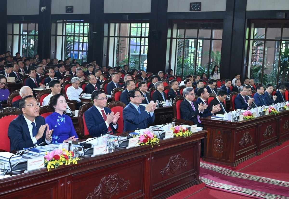 thủ tướng chính phủ dự Đại hội Đại biểu Đảng bộ petrovietnam lần thứ iv hình ảnh 3 thu tuong chinh phu du Dai hoi Dai bieu Dang bo petrovietnam lan thu iv hinh anh 3