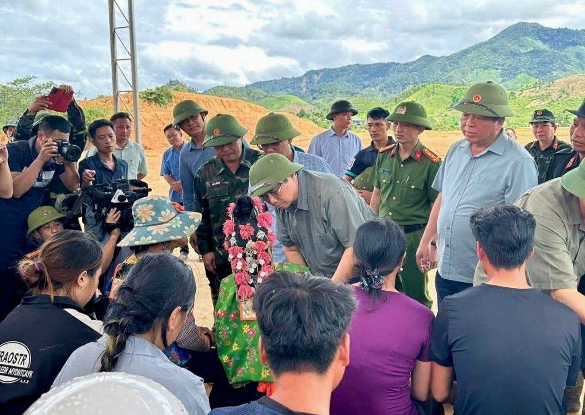 thu tuong kiem tra, chi dao cong tac khac phuc hau qua mua lu o Dien bien hinh anh 2