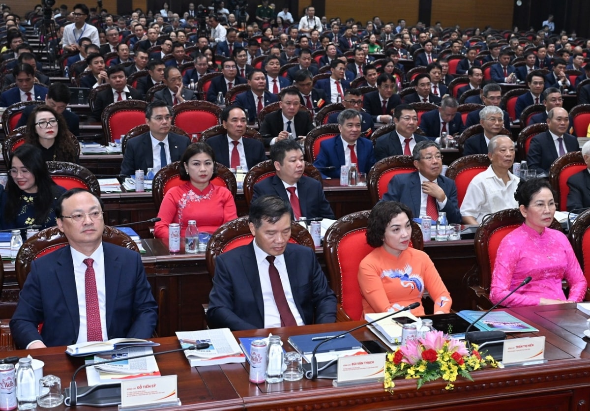 thủ tướng chính phủ dự Đại hội Đại biểu Đảng bộ petrovietnam lần thứ iv hình ảnh 4 thu tuong chinh phu du Dai hoi Dai bieu Dang bo petrovietnam lan thu iv hinh anh 4