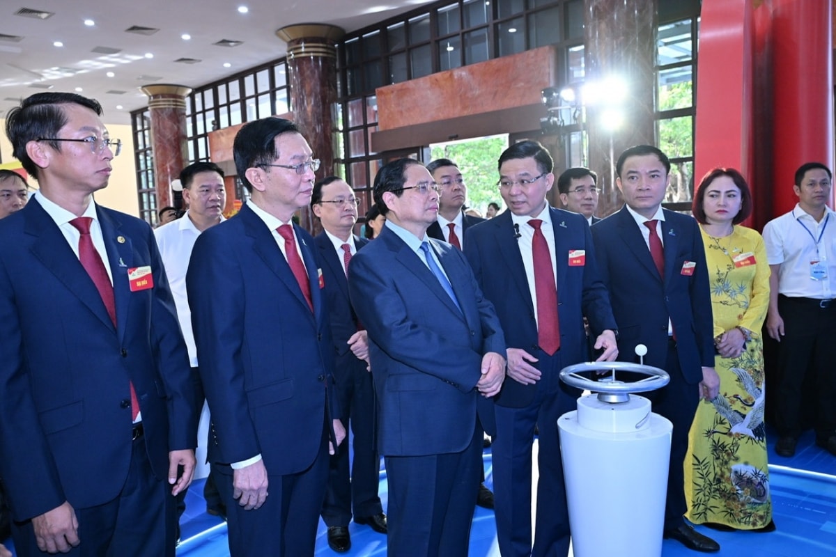 thủ tướng chính phủ dự Đại hội Đại biểu Đảng bộ petrovietnam lần thứ iv hình ảnh 5 thu tuong chinh phu du Dai hoi Dai bieu Dang bo petrovietnam lan thu iv hinh anh 5