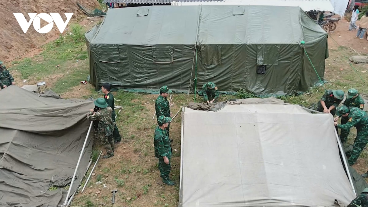 bộ đội Điện biên dựng nhà bạt ở tạm cho người dân vùng lũ háng pu xi hình ảnh 1 bo doi Dien bien dung nha bat o tam cho nguoi dan vung lu hang pu xi hinh anh 1