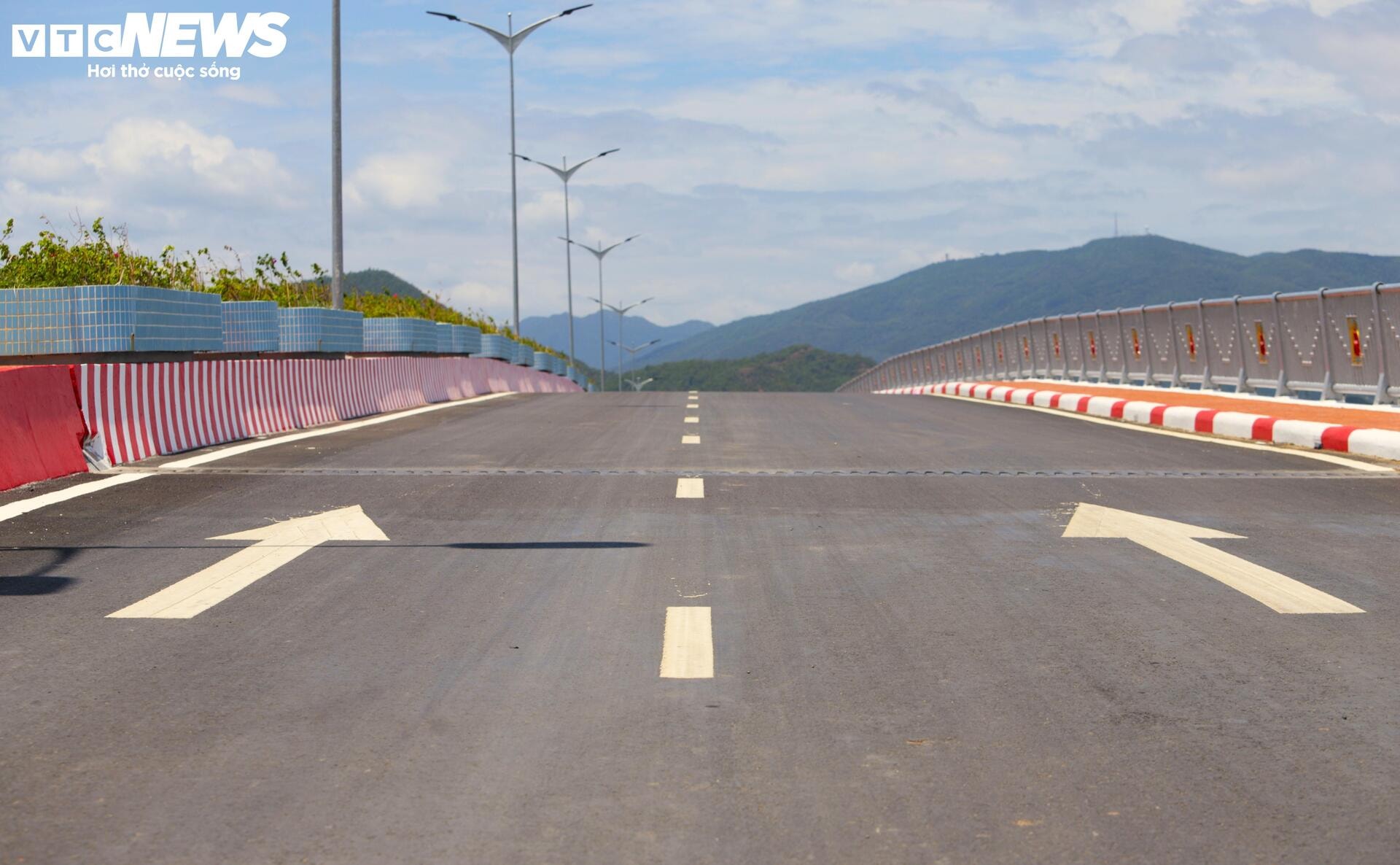 Tuyến đường siêu đẹp ven đầm Thị Nại hơn 519 tỷ đồng bứt tốc về đích - 4