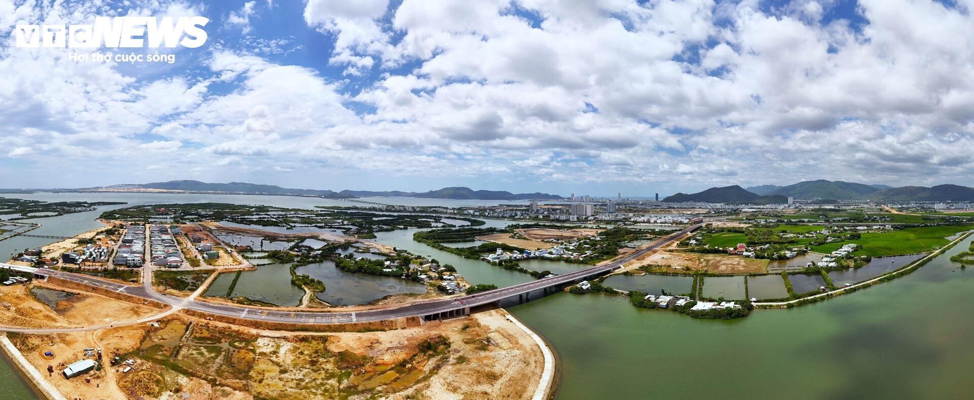 Tuyến đường siêu đẹp ven đầm Thị Nại hơn 519 tỷ đồng bứt tốc về đích - 11
