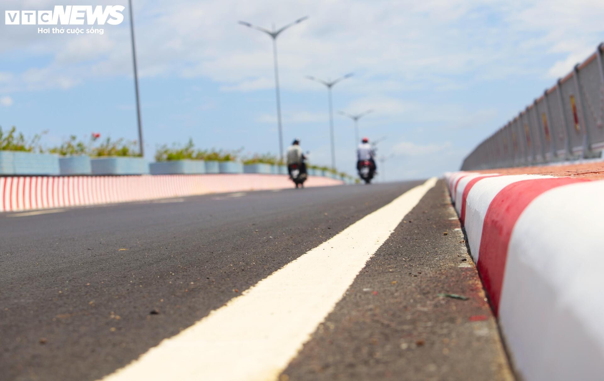 Tuyến đường siêu đẹp ven đầm Thị Nại hơn 519 tỷ đồng bứt tốc về đích - 10
