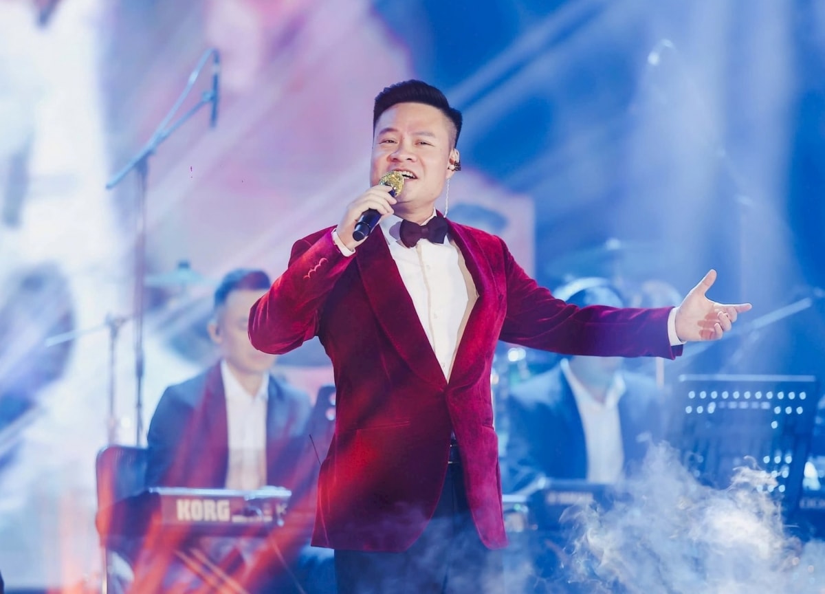 nsƯt hoàng tùng kể chuyện tình yêu bằng giọng thính phòng đầy cảm xúc hình ảnh 1 nsUt hoang tung ke chuyen tinh yeu bang giong thinh phong day cam xuc hinh anh 1