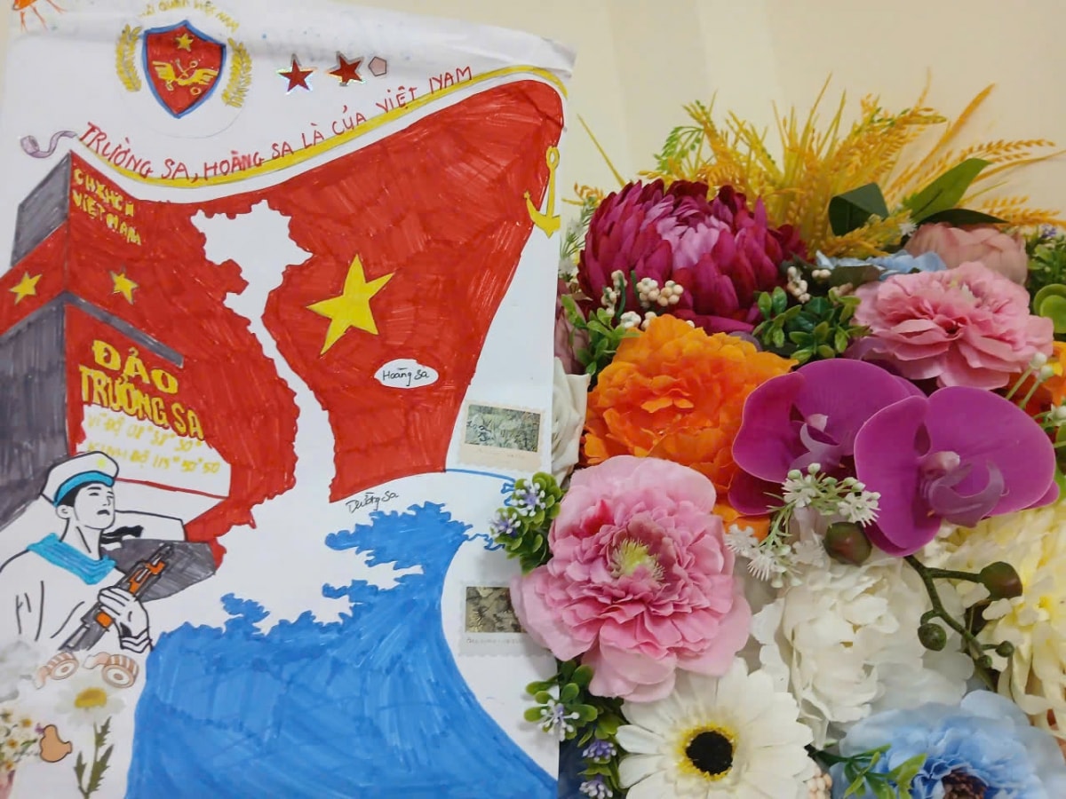 vùng 4 hải quân nhận và trao hàng trăm lá thư viết tay tới quân dân đặc khu trường sa hình ảnh 1 vung 4 hai quan nhan va trao hang tram la thu viet tay toi quan dan dac khu truong sa hinh anh 1