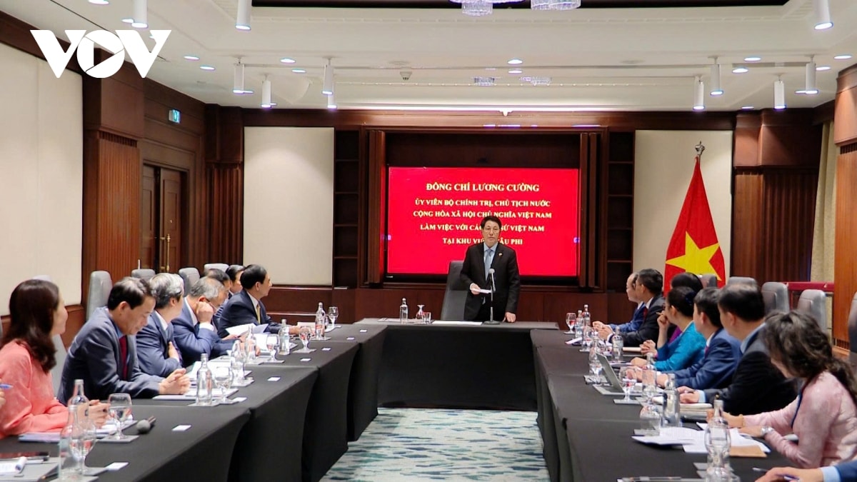 chủ tịch nước lương cường làm việc với các Đại sứ việt nam tại khu vực châu phi hình ảnh 1 chu tich nuoc luong cuong lam viec voi cac Dai su viet nam tai khu vuc chau phi hinh anh 1