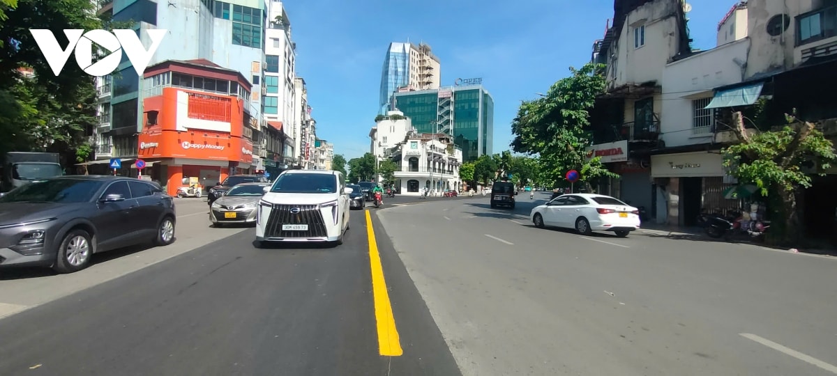 hoi ha duoi nang 40 do c chuan bi cong doan cuoi cho san khau lon phuc vu Dai le a80 hinh anh 15