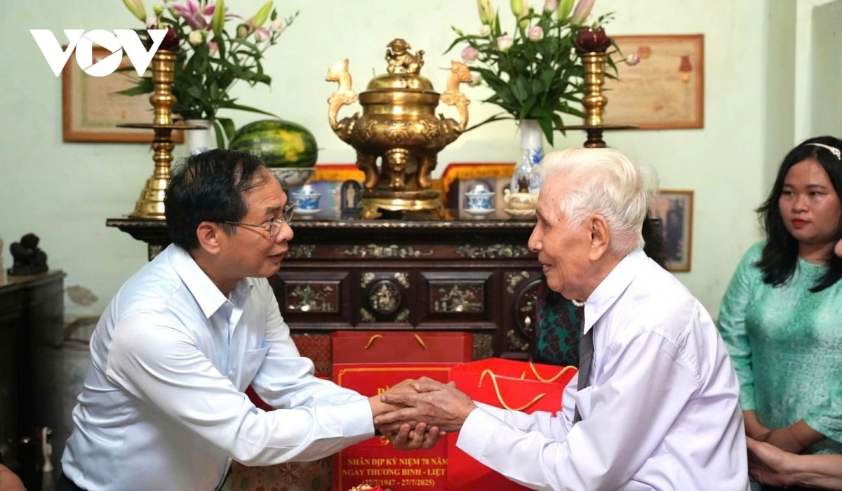 khí thế ngút trời của một cuộc cách mạng mùa thu 1945 ở huế hình ảnh 2 khi the ngut troi cua mot cuoc cach mang mua thu 1945 o hue hinh anh 2
