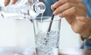 6 thói quen xấu ngày nắng nóng tiềm ẩn nguy cơ gây đột quỵ